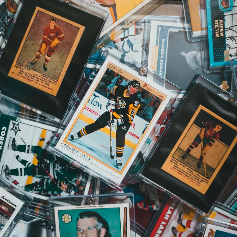 Sleeved vintage hockey trading cards